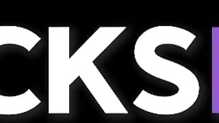 Masseuse MILF Gives An Amazing ORAL Sensual Massage - Kylie Gunner