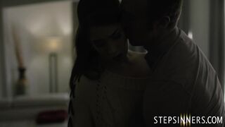 I Knew Mom And Dad Won't Be Home, Sis - Evelyn Claire