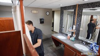 Busted - Elana Bunzz