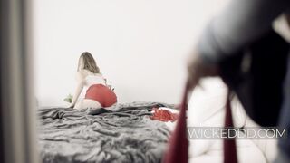 Married Man Seduced By 2 Hot Girls He Let Stay The Night - Seth Gamble, Anna Claire Clouds, Violet Starr