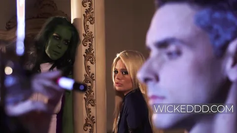 She Hulk Has A Green Pussy - Chyna, Alexis Ford