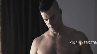 [KinSinners] Tiny Niece Cant Stay Away From Big Uncle - Kenzie Reeves
