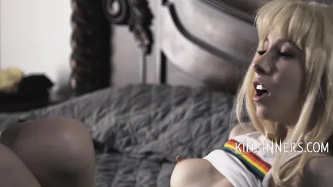 [KinSinners] Tiny Niece Cant Stay Away From Big Uncle - Kenzie Reeves