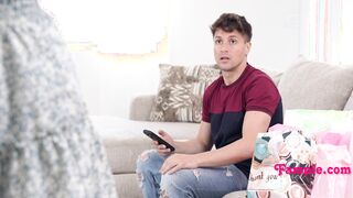 The Shocking Shopping Spree - Elsa Violet, Jay Romero