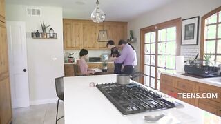 Sluts Moan, Family Ignores - Jessica Ryan, Jack Vegas, Angelina Red | UseTeens