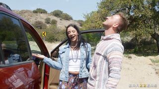 La Blowjob Por Favor (Hitch Hiker Fucks Their Daughter Backseat)