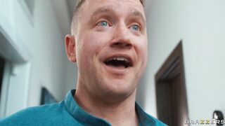 The Exaggerator — She's Fucking OVER THE TOP! - Cyber Doll, Van Wylde